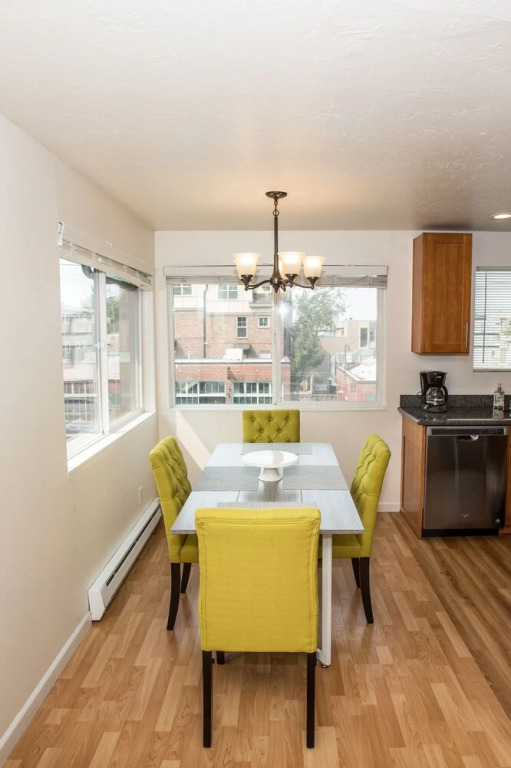 The Seattle Stunner - 1960's Retro Apt - Sleeps 6