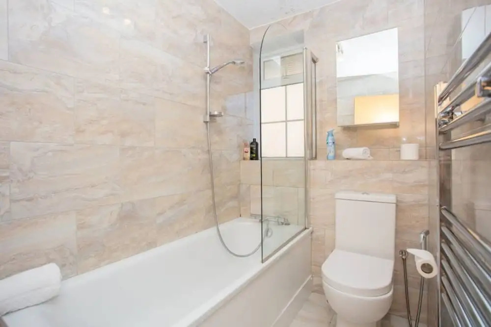 Sunny 2 Bedroom Flat in Islington