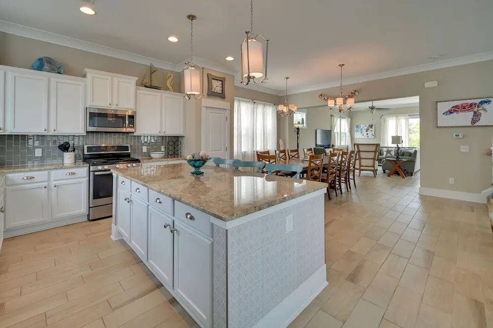 1 Block to Beach! Breezy Myrtle Beach Getaway