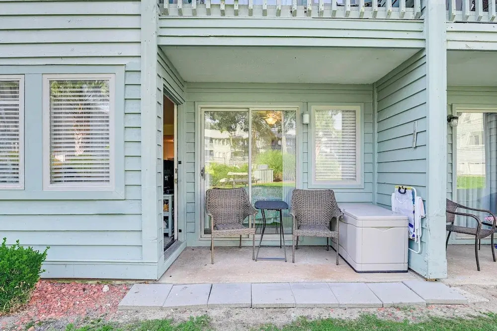 Beach & Pool Access: Resort-style Myrtle Beach Gem