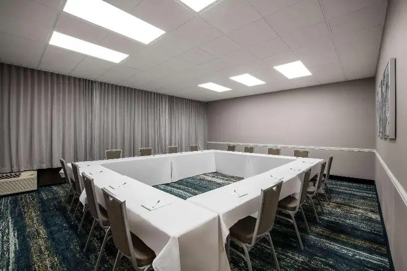 La Quinta Inn Suites White Plains Elmsford