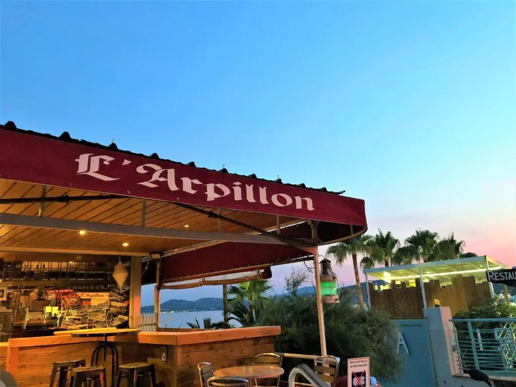 Beautiful gulf of St Tropez Mazet with large terrace, private area (swimming pools, tennis)