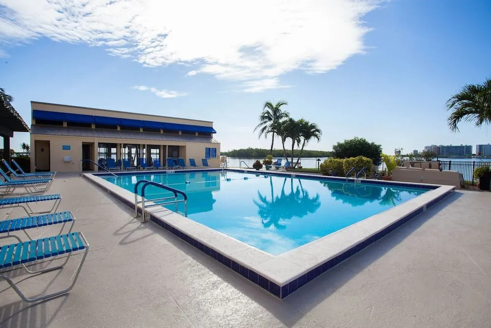 Windward Point 212