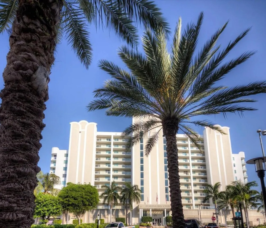 Le Marina Bay 407 by Go Florida Condo, Sunny Isles