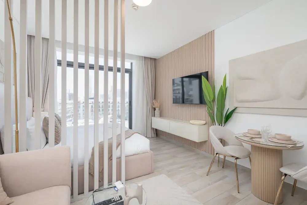 Stylish Studio Sleeps 2 With Balcony