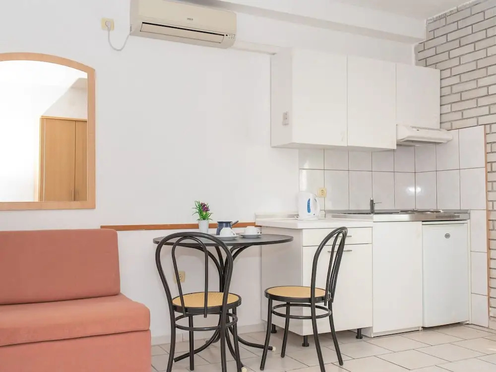 Lovely Holiday Home in Okrug Gornji near Sea