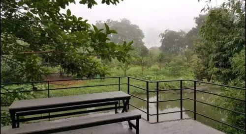 Kaengkrachan River Hut
