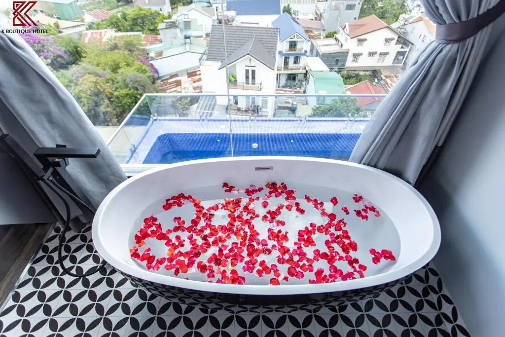 TTR Skypool View Hotel - Đà lạt
