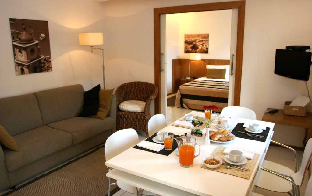 Rota Suites