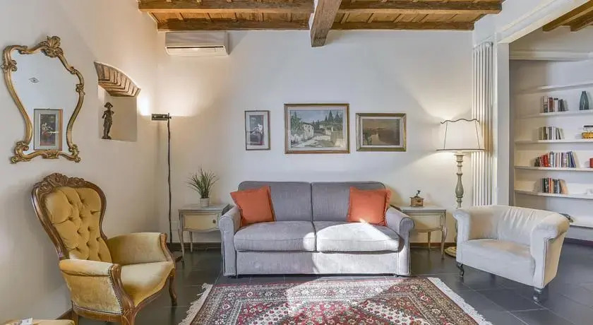 Debussy Halldis Apartments