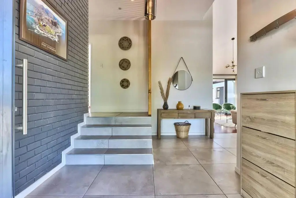 Family Home, WiFi, Patio, Secure Parking