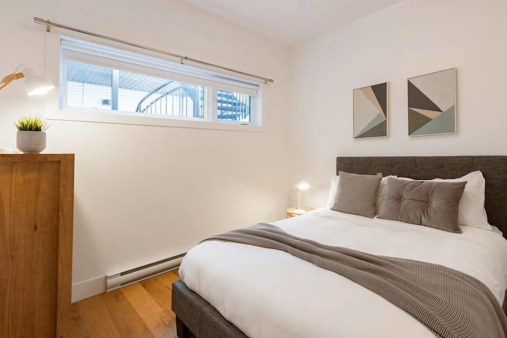 Exquisite Modern Condo in Little Italy