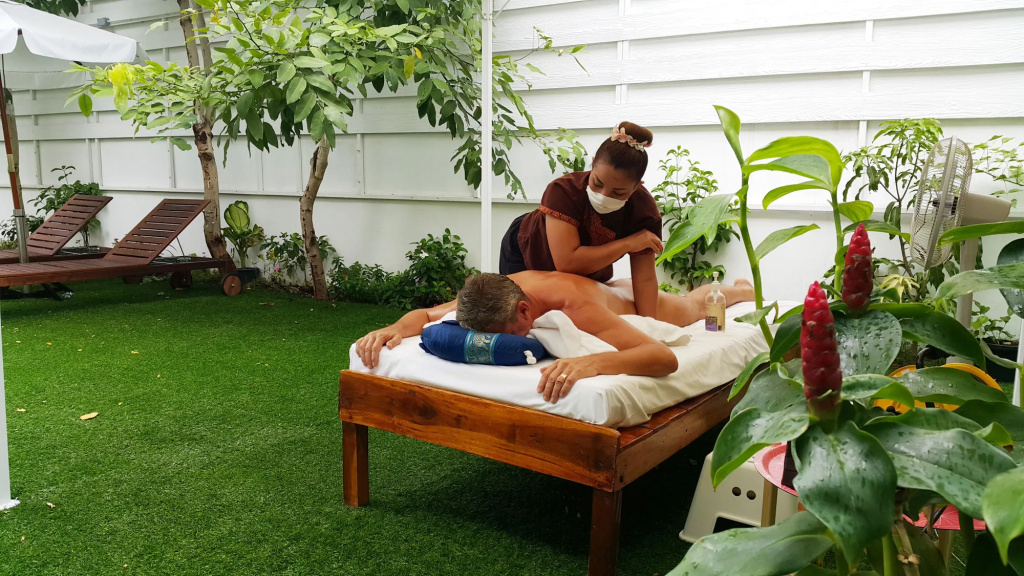 Barefeet Naturist Resort