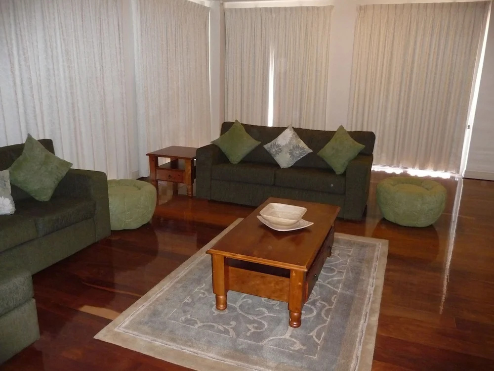 City Escape 3BD in Adelaides East End 6