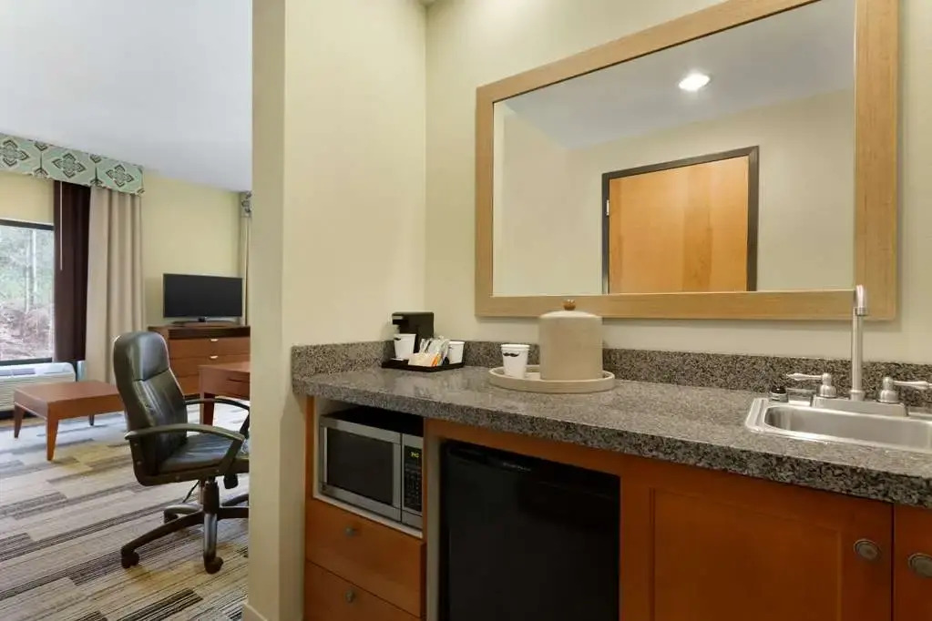Hampton Inn And Suites Birmingham-east I-20