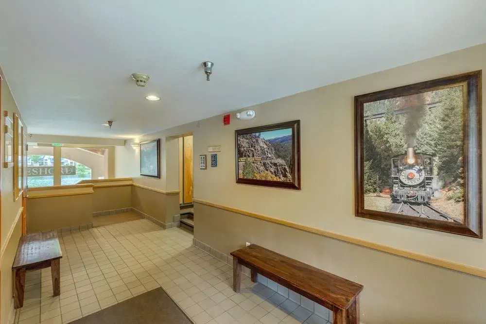 Lakeshore #1533 - 1 Br Condo