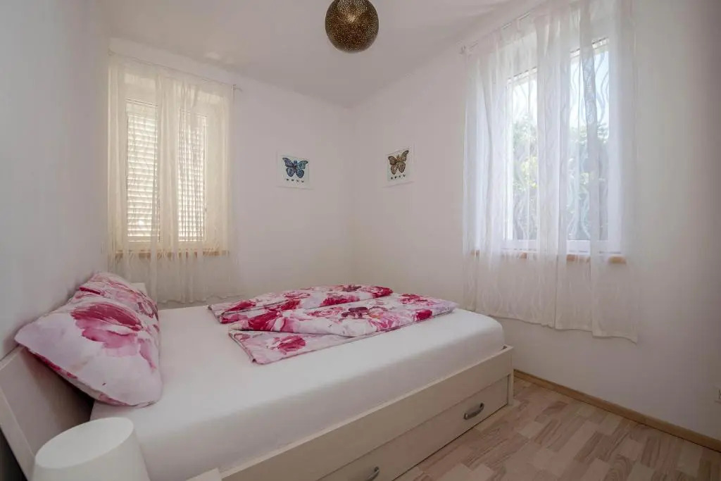 Hostrinus apartment