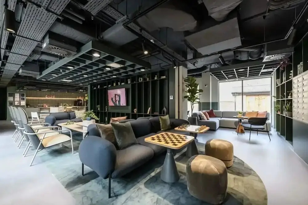 Student Only - Huxley Studios Near Edinburgh City Centre