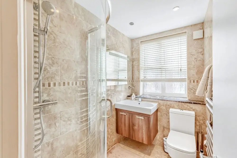 Great 2 Bed, 2 Bath Apartment Next to Hyde Park