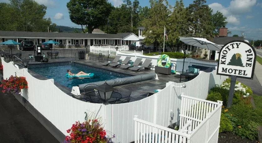 Knotty Pine Motel