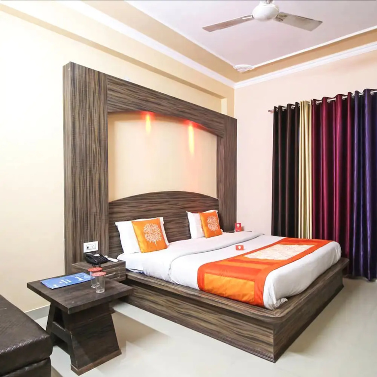 Hotel KS International (50 meters from Railway Station)