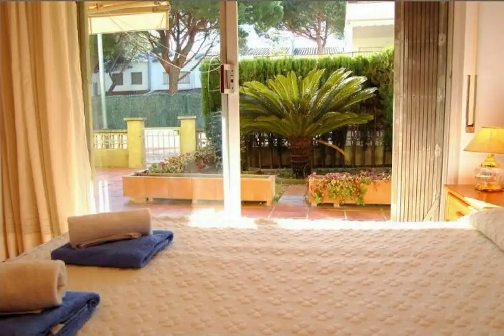 Planta Baja Con Jardin Privado Cerca De La Playa