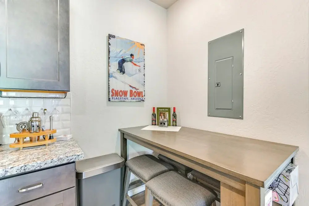 2 Mi to Dtwn & Nau: Flagstaff Condo w/ Patio!