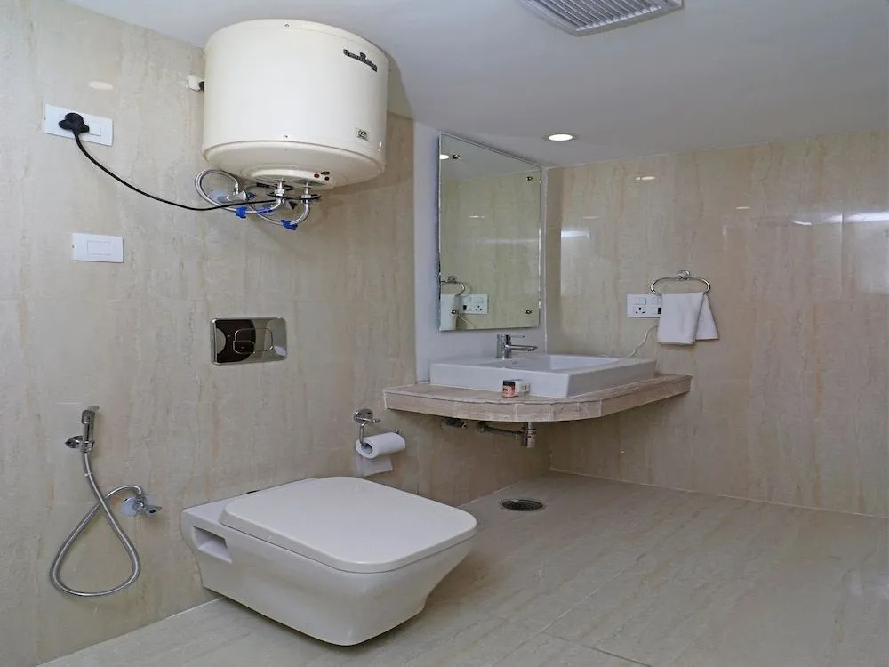 OYO 10327 The K Hotel