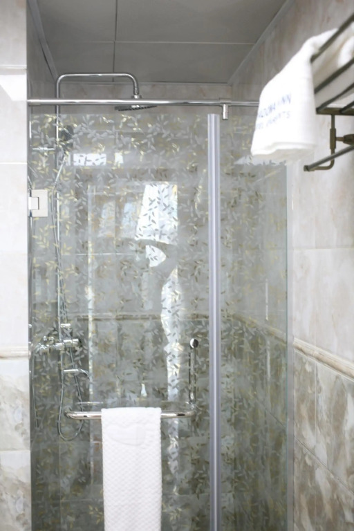 Yadonay Hotel