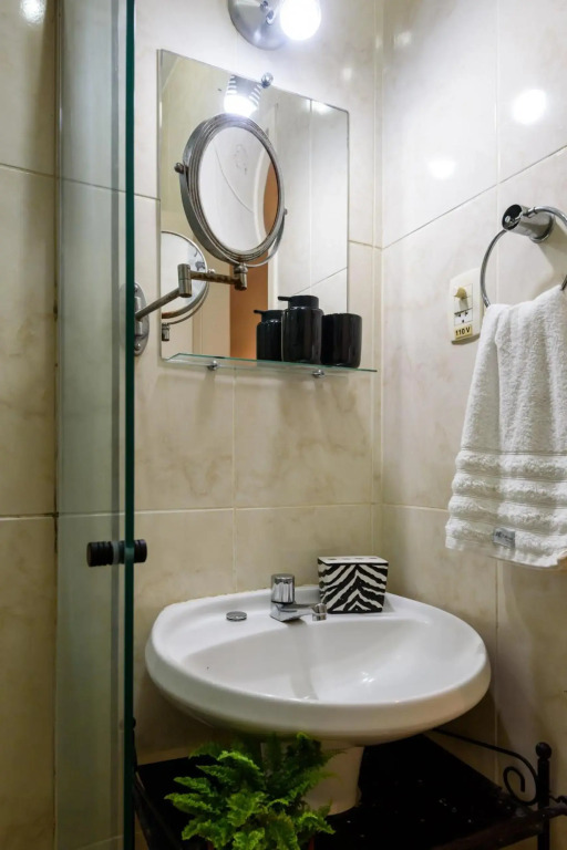 Pineapples PF118 - Studio para casais em Copacabana