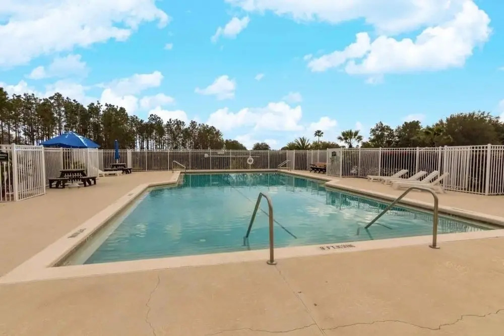 5 Star Surprise! No Rear Neighbors In Pool Area! Home