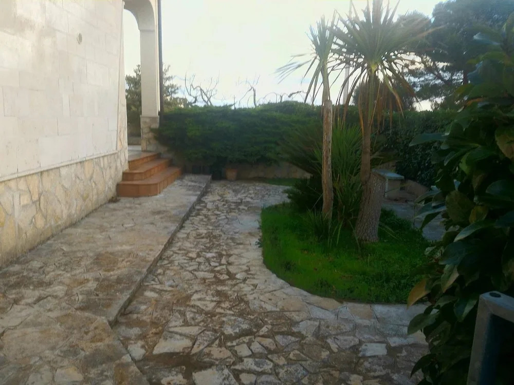 House With 2 Bedrooms in Cisternino Brindisi, With Enclosed Garden - 1