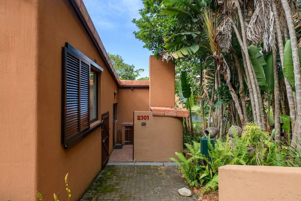 San Lameer Villa Rentals  2301