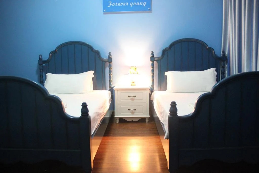 Universe Traveller Internation Youth Hostel