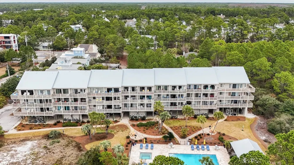 Steps to the Beach, Pool + Hot Tub Renovated Retreat Sea Haven by Avantstay
