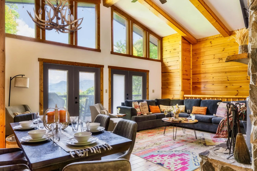 3-MasterSuites-GorgeousViews-GameRm-HotTub-Gburg7min-Ober5min-Bears!