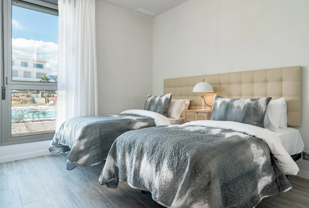 LM351A- Luxury 3 bed family apartment