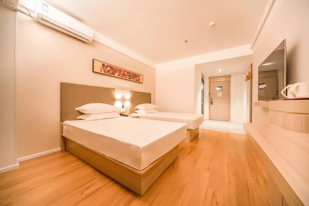 Hanting Hotel Shenyang Tiexi Qigong Street Metro Station