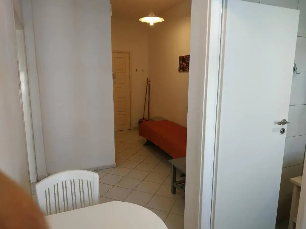 Small Apartment For 3 Pers 70meters From The Beach