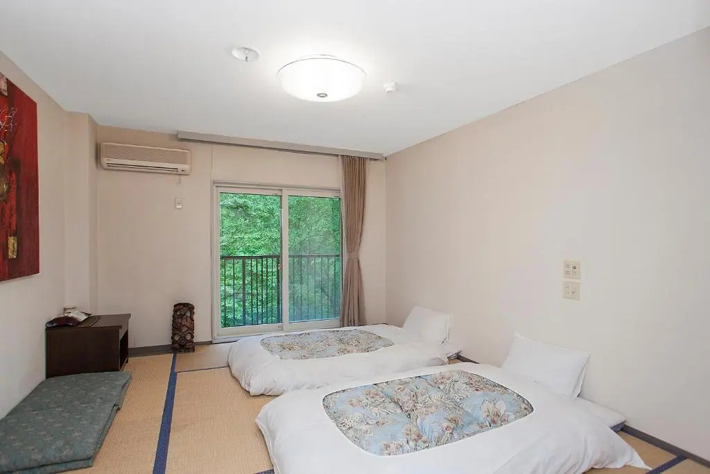 Tenjin Lodge