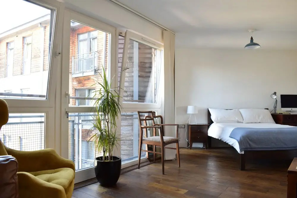 Modern Studio Apartment