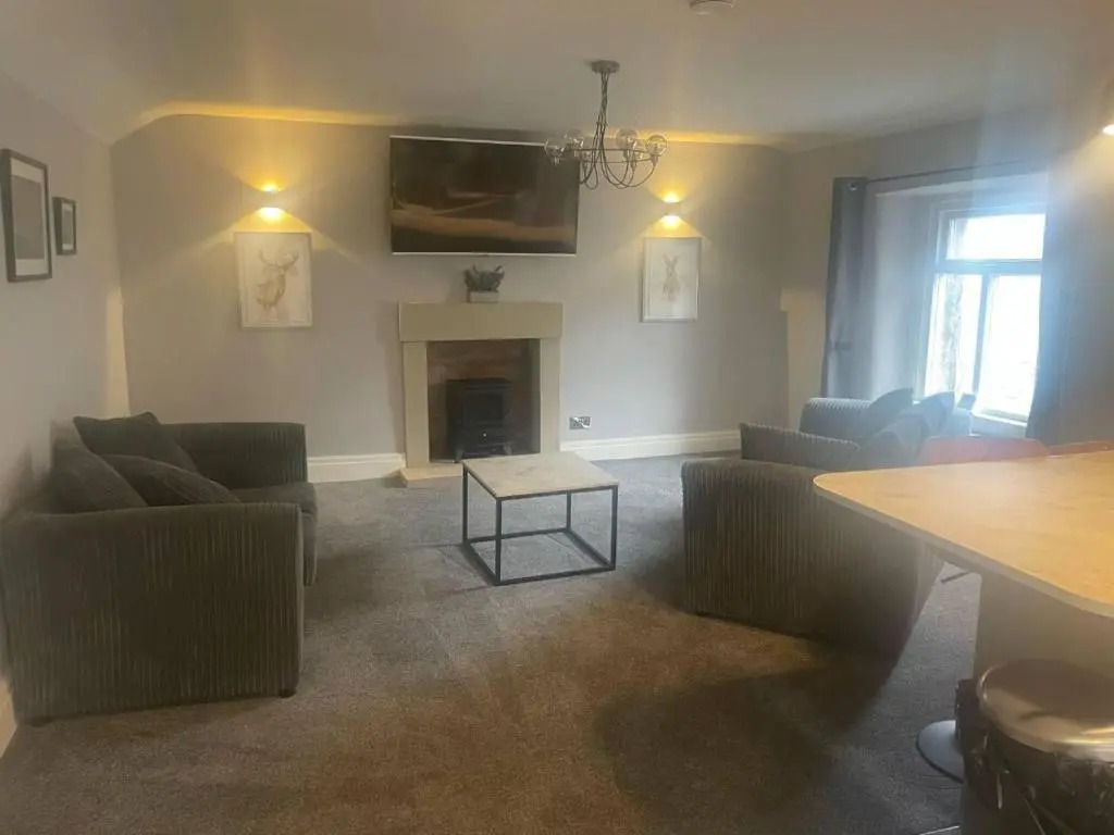 Cosy Apartment above Village Pub