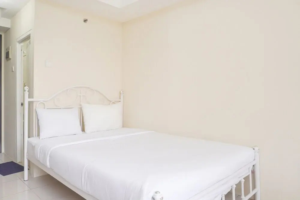 Homey And Simply Look Studio Belmont Residence Puri Apartment