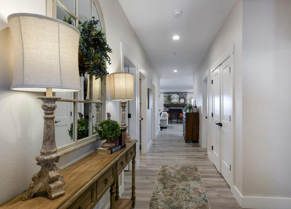 Journey's Remedy Lite - Lake View - Closest to Indoor Pool - Sleeps 22