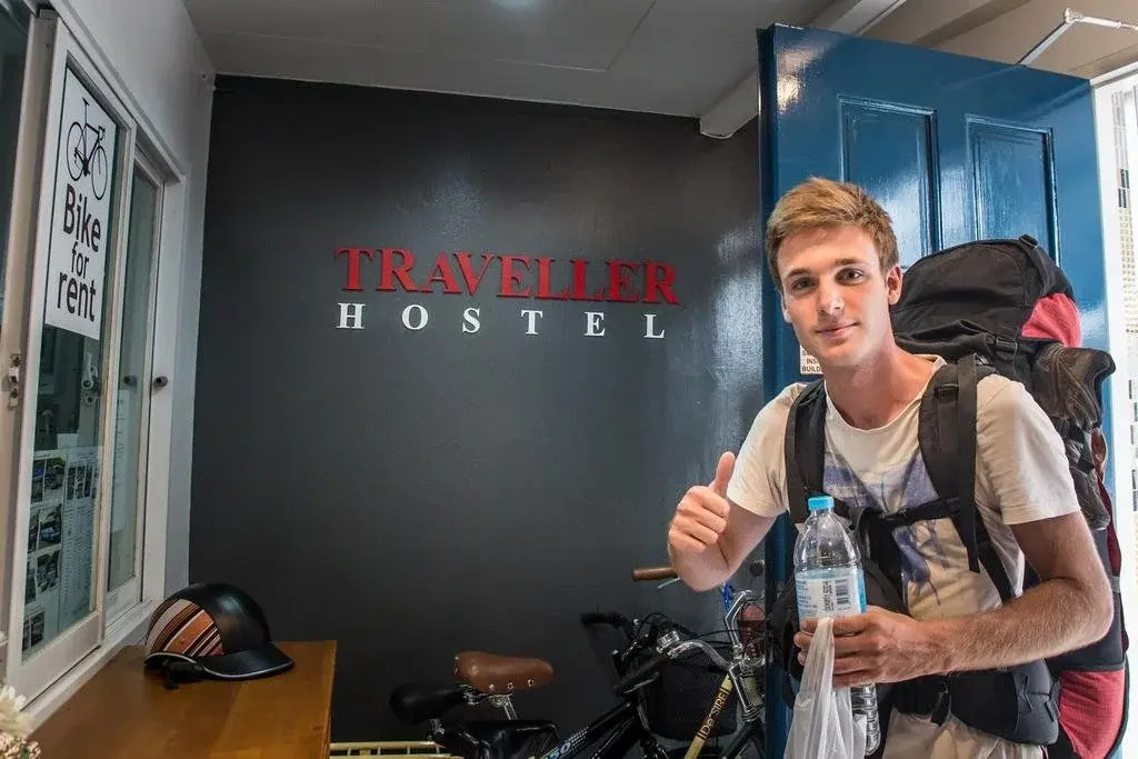 The Traveller Hostel - Adults Only