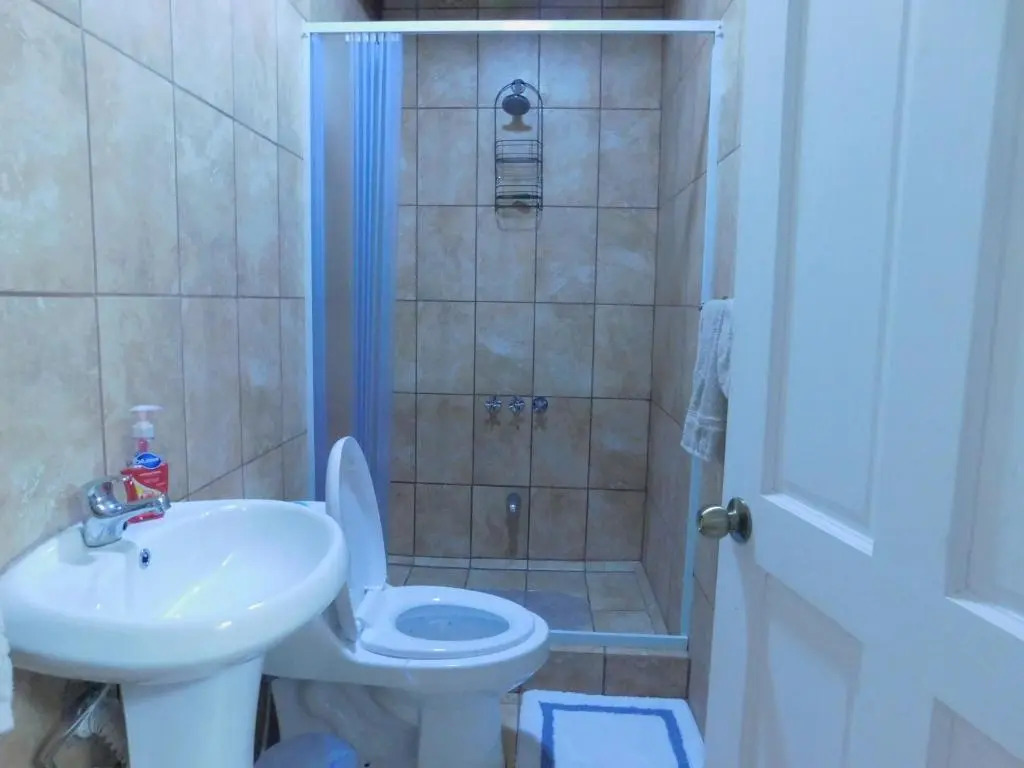 Modern Studio Loft Apt King Bed 10 min frm airport