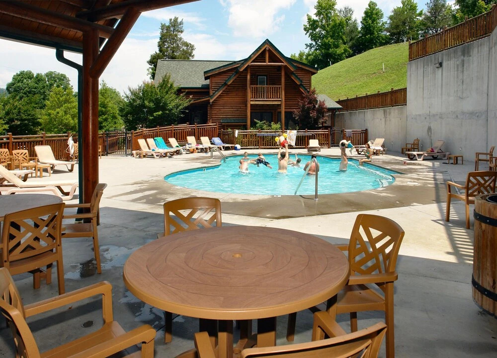 Big Daddy Bear 545 - Five Bedroom Cabin