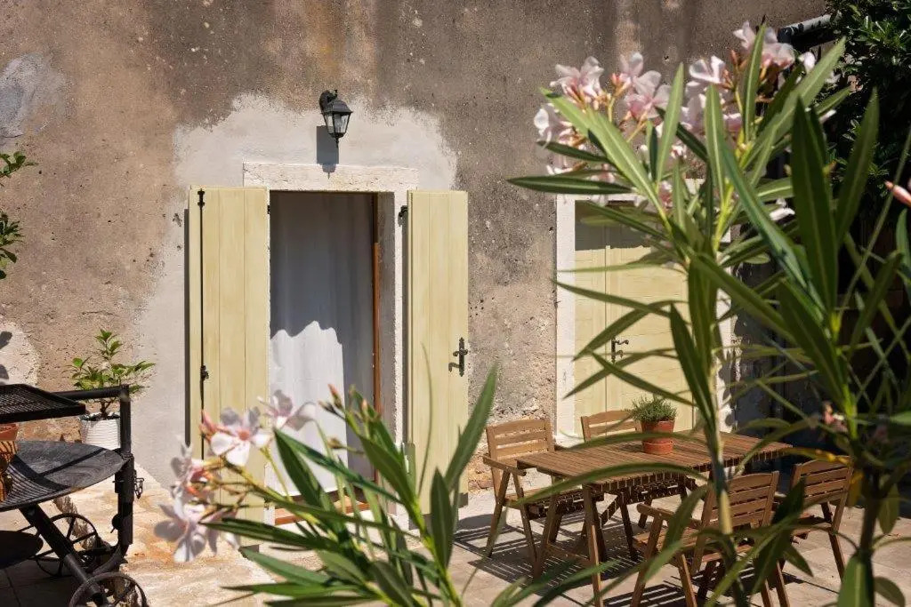 Old town studio and apartment