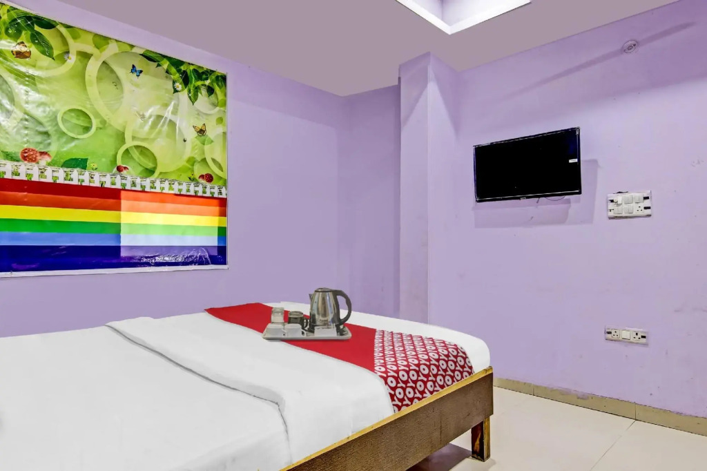 SPOT ON 70037 Hotel Delight Inn