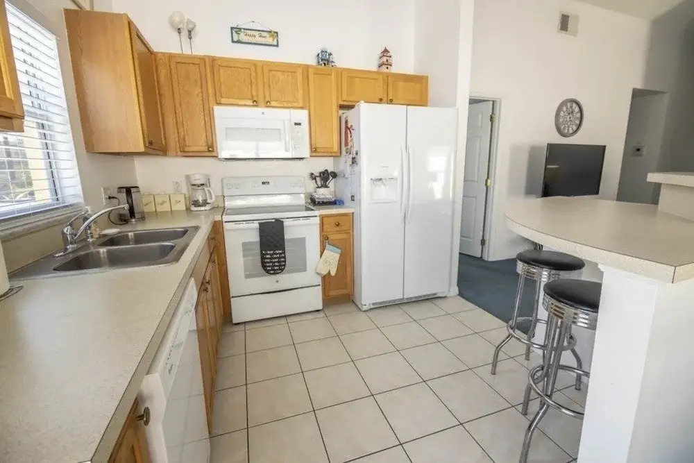 Golf Community Private Pool! 3 Bedroom Home by RedAwning